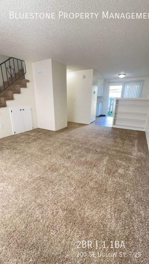 Foto del edificio - 2 Bedroom x 1.5 Bath Townhome Available in...