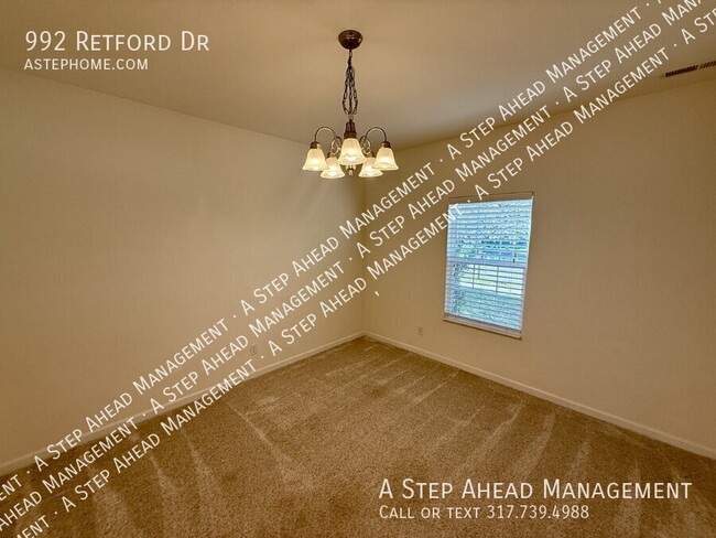 Building Photo - 992 Retford Dr