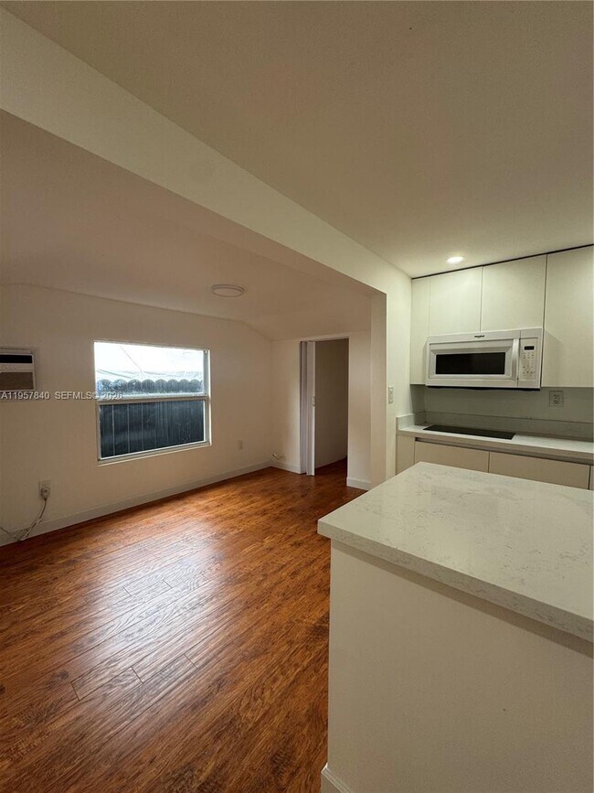 Building Photo - 10805 NW 10th Ave