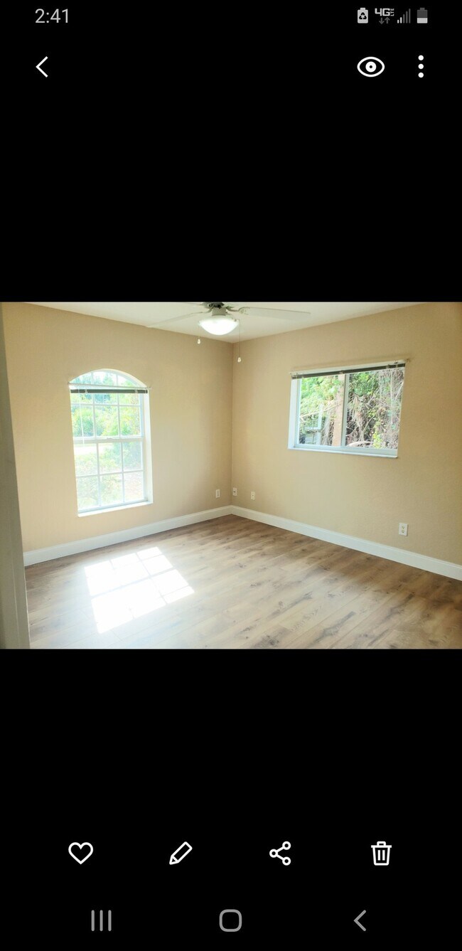 Building Photo - 5526 Lavender Ave
