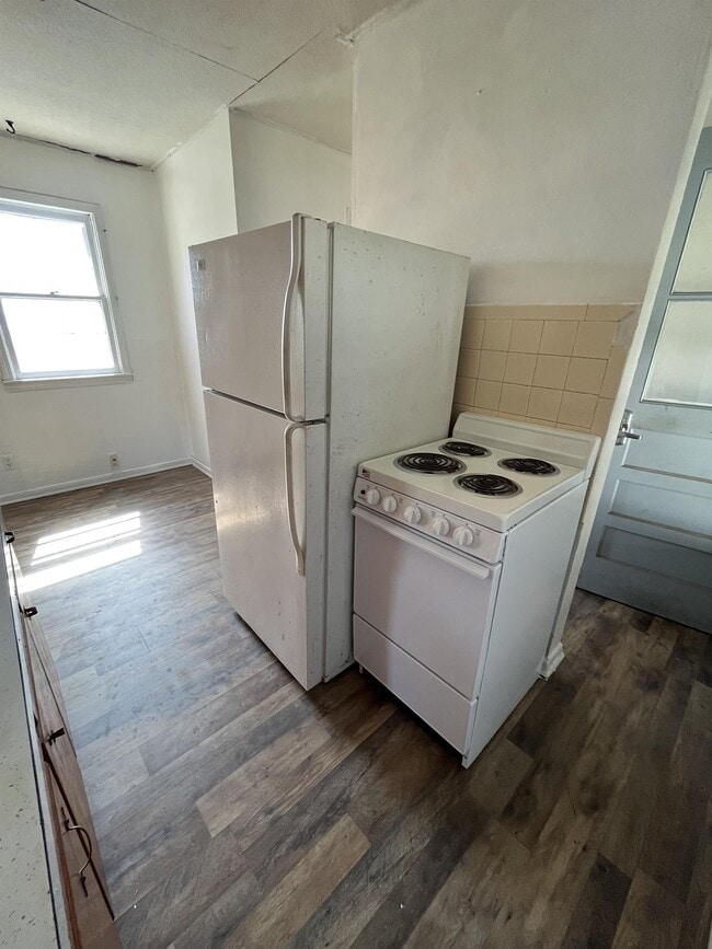 Building Photo - 300 Zoll St