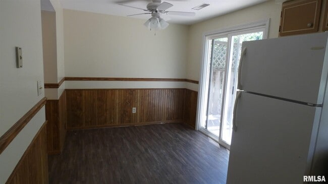 Foto del edificio - 1515 Sara Ln