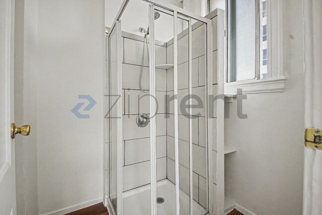 Building Photo - Unit 406