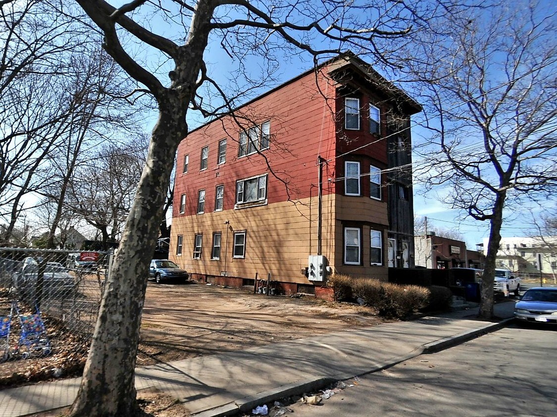 Primary Photo - 264-266 Ferry St
