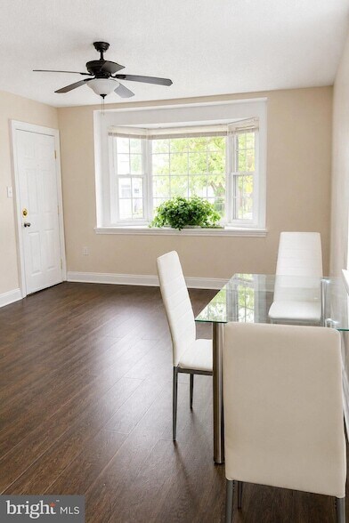 Foto del edificio - 63 Galveston Pl SW