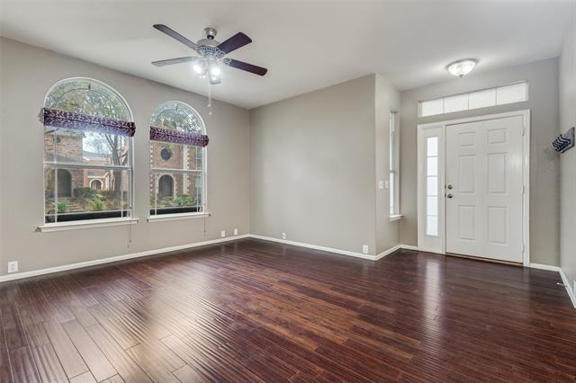 Foto del edificio - 516 Legends Dr