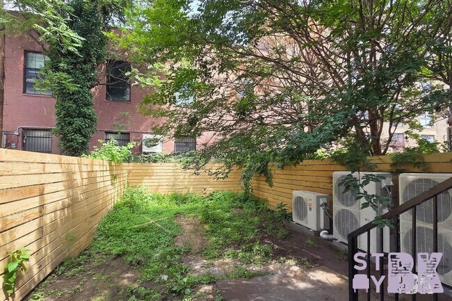 Building Photo - Nassau Avenue