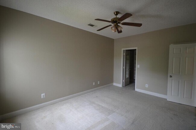 Building Photo - 13058 Autumn Woods Way