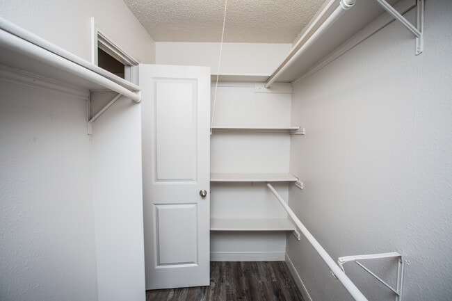 Building Photo - Saddlewood Apartments