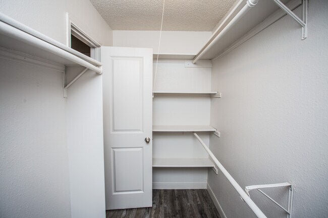 Building Photo - Saddlewood Apartments