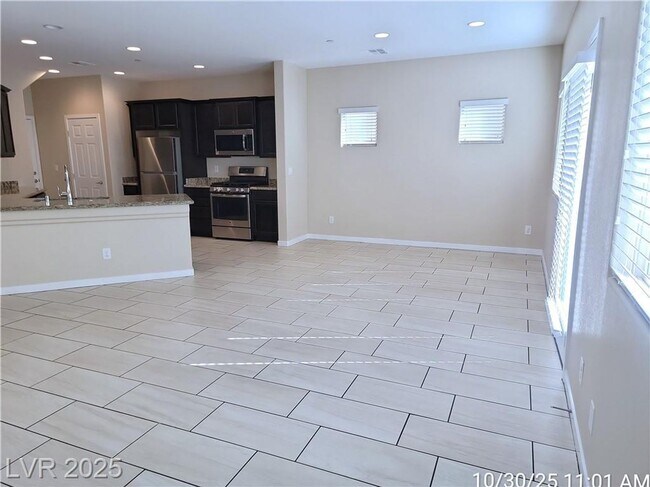 Foto del edificio - Lovely 2 Story Home!