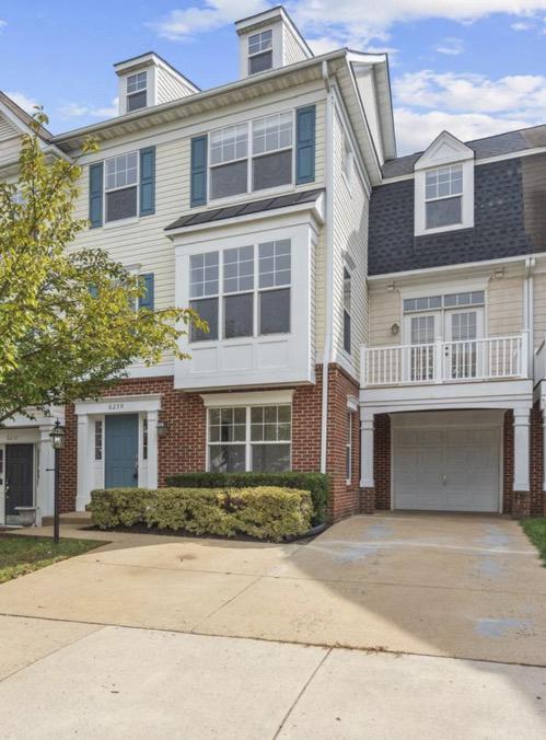 Building Photo - 8229 Glade Bank Dr