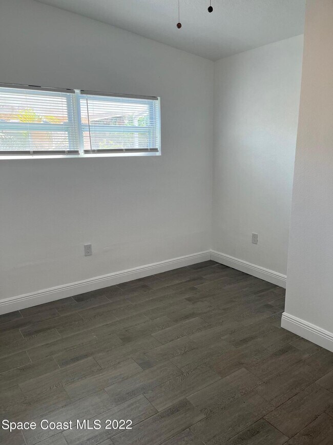 Foto del edificio - 249 N Brevard Ave