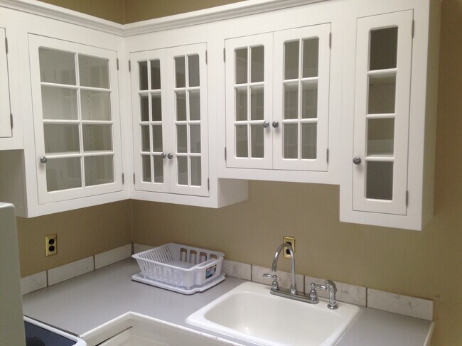 Kitchen - 627 8th Ave