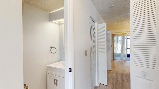 Foto del edificio - 6710 121st Ave N