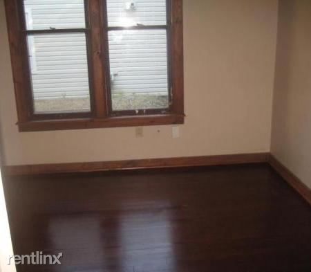 Building Photo - 1 br, 1 bath House - 913 Village St Apt 1 ...