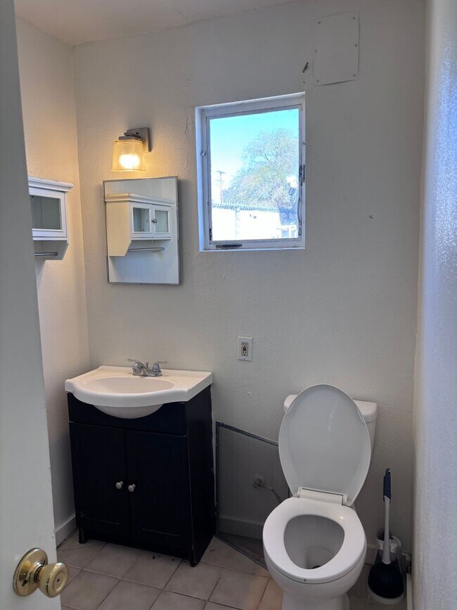 Building Photo - * Acoma (Lease Only)