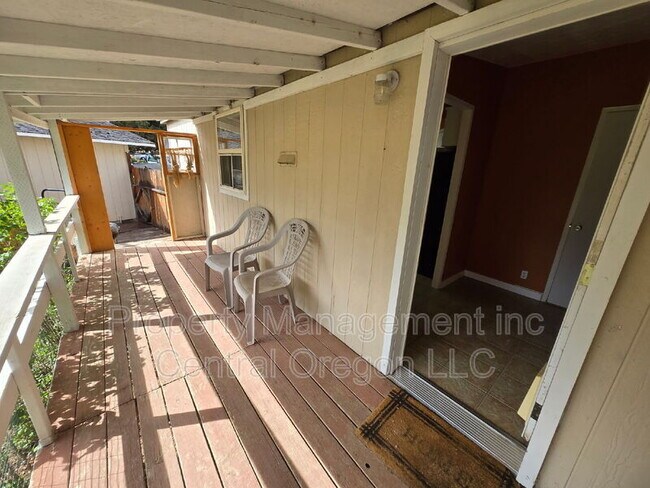 Foto del edificio - 8115 SW Crater Loop Rd