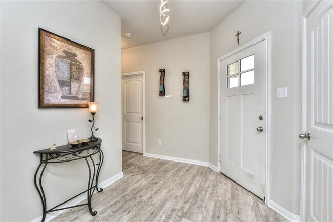 Foto del edificio - 616 Donegal Ln