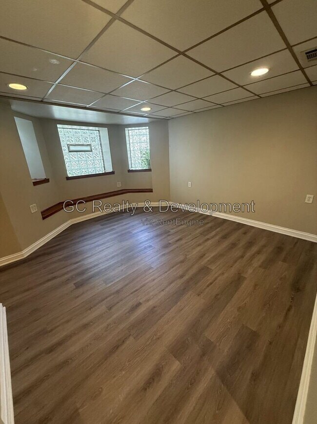 Foto del edificio - 3859 N St Louis Ave