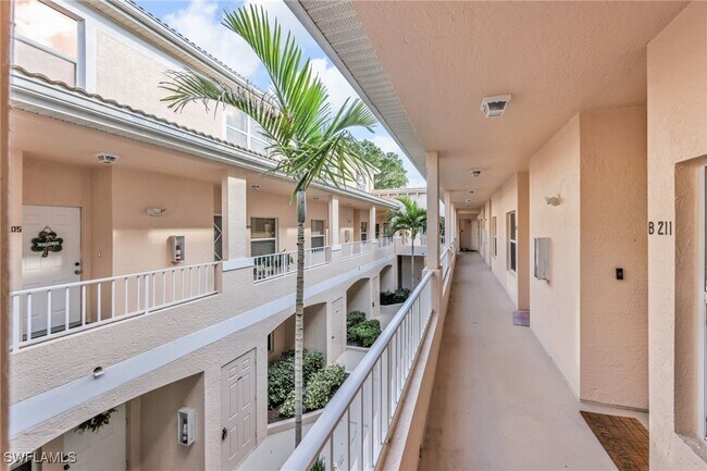 Foto del edificio - 1044 Woodshire Ln