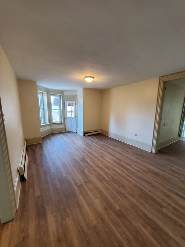 Building Photo - 377 White Deer Ave