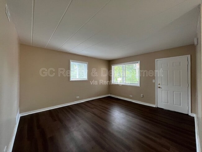 Foto del edificio - 350 Wilson Ave