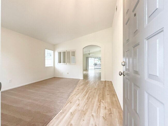 Foto del edificio - Single Story in Rancho Del Oro!
