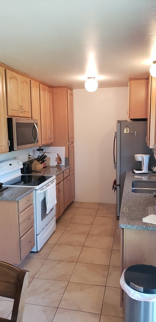 Foto del edificio - 7411 Belita Ave