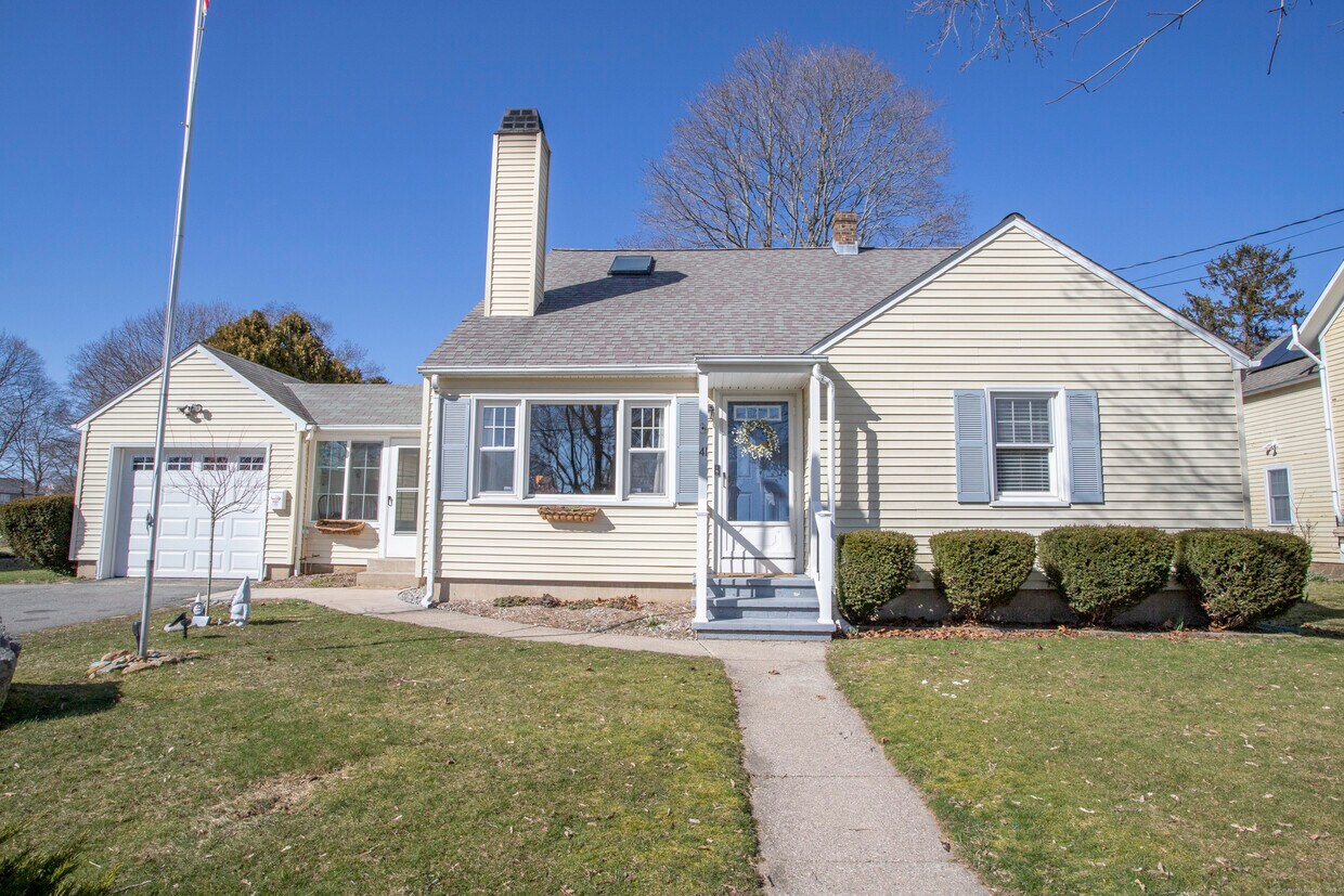 Primary Photo - 41 Coulter St