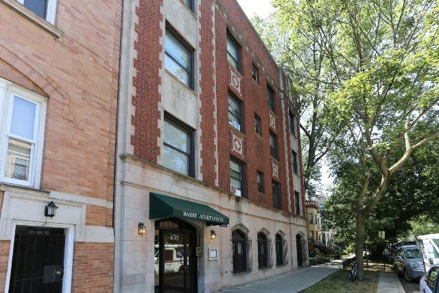 Primary Photo - 640 W Barry Ave