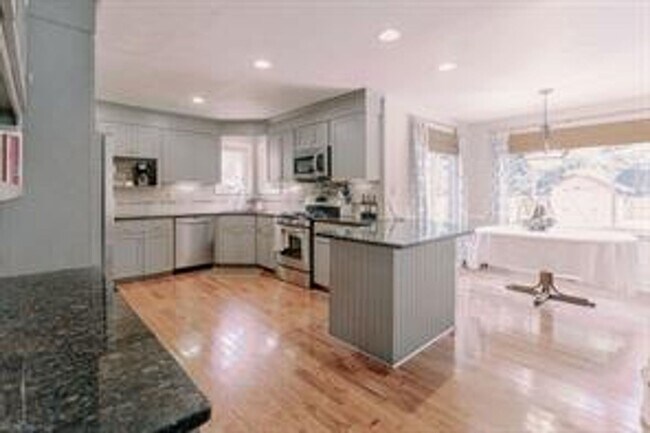 Foto del edificio - Gorgeous 4 bed, 3 bath in Great Bridge!