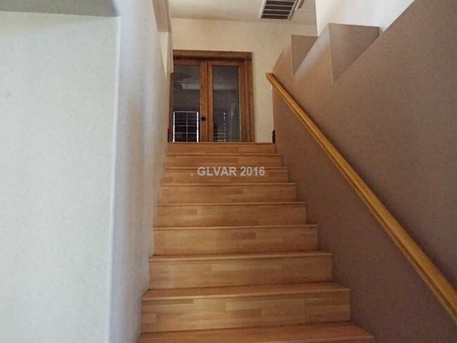 Foto del edificio - 8317 Deer Springs Way