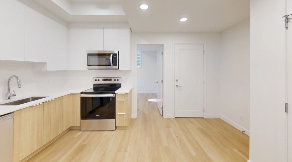 Primary Photo - 11710-11125 125 St NW