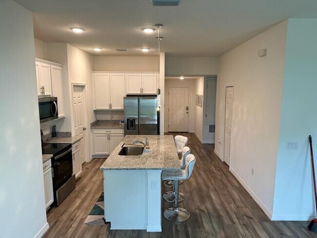 Foto del edificio - 1099 Dania Cir