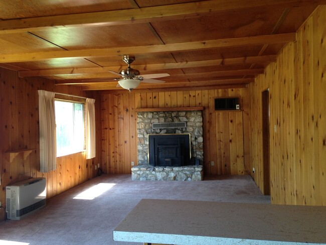 Building Photo - 171 Dewey St