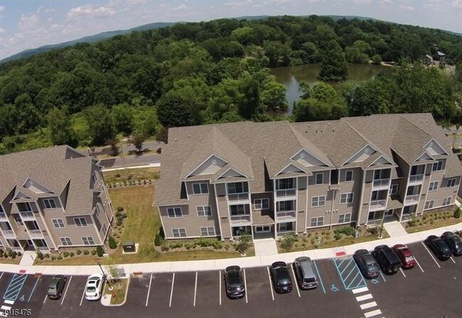 Building Photo - 41 Park Dr