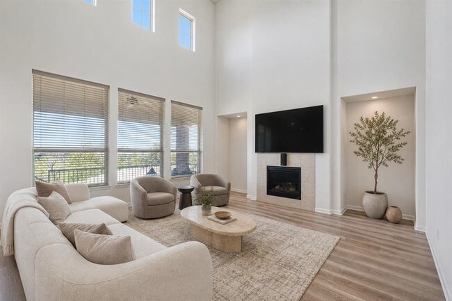 Building Photo - 17817 Limestone Spring Ln