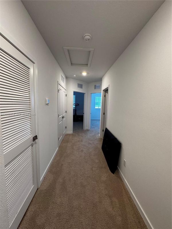 Foto del edificio - 4860 Dillon St