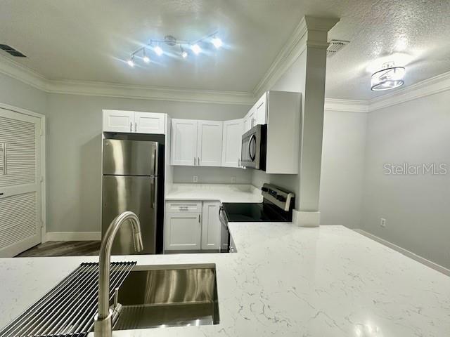 Building Photo - 8818 Villa View Cir