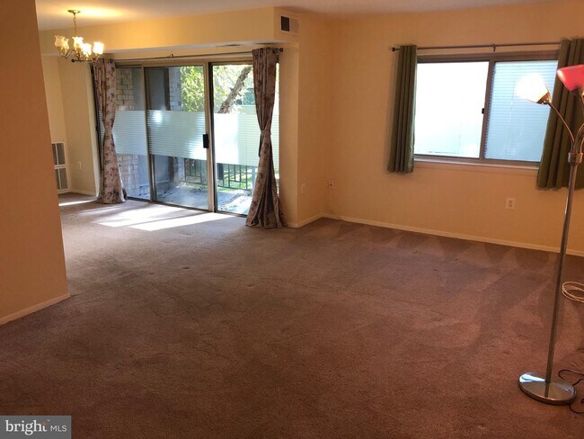 Building Photo - 5105 Crossfield Ct