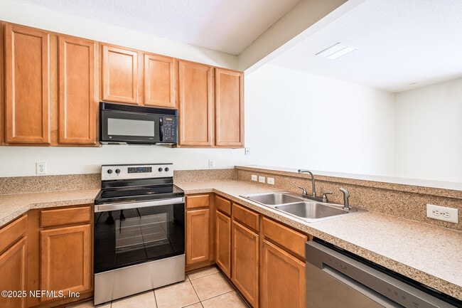 Building Photo - 5719 Parkstone Crossing Dr