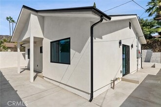 Building Photo - 2862 N Myers St