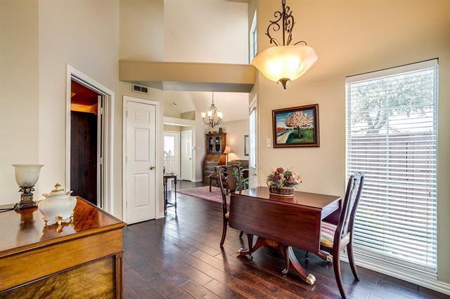 Foto del edificio - 18016 Whispering Gables Ln