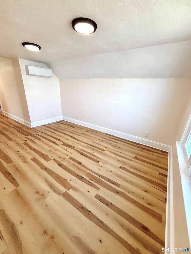 Foto del edificio - 58 Maplewood Ave
