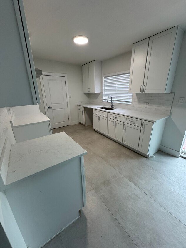 Foto principal - 3 Bedroom , 2 Bath in Orlando!