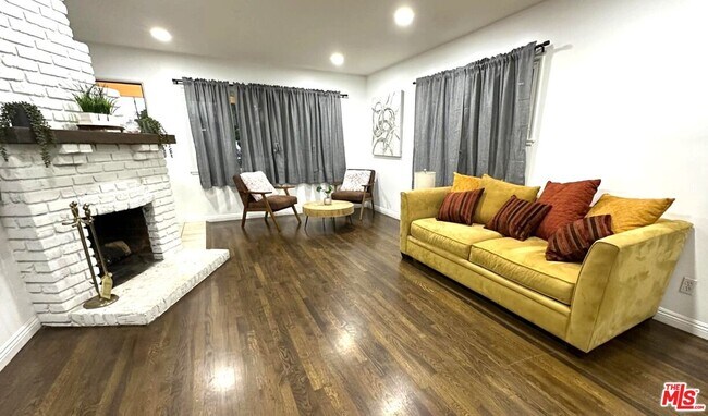 Foto del edificio - 15732 Covello St