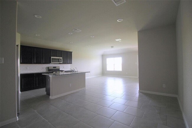 Foto del edificio - 3111 Floral Park Ct