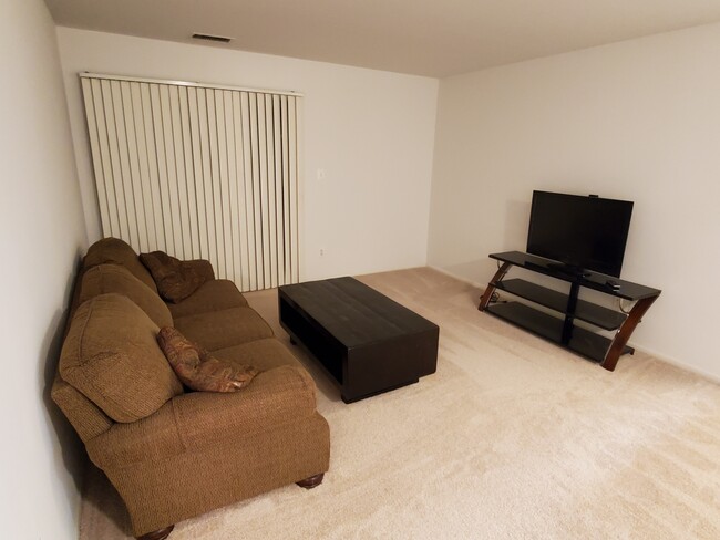 Foto del edificio - 1781 Jonathan Way Unit H