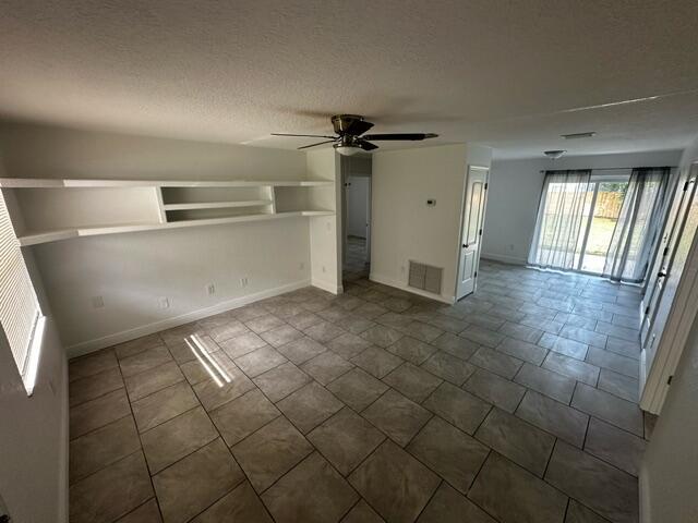 Foto del edificio - 5931 Homestead Ave